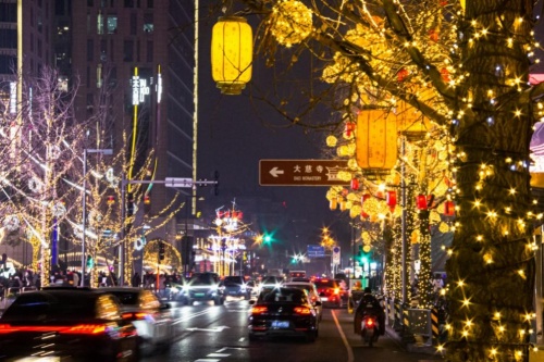 十二月市之燈市 - 春熙燈市照萬家(圖1)