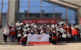 暖心三月學(xué)雷鋒 川大青年在行動