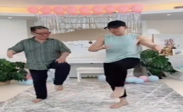 李立群合體劉畊宏 凌晨跳毽子操慶上海解封