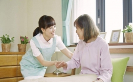 護(hù)工多少錢(qián)一天(24小時(shí)護(hù)工價(jià)格表)